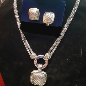 Necklace and earring set